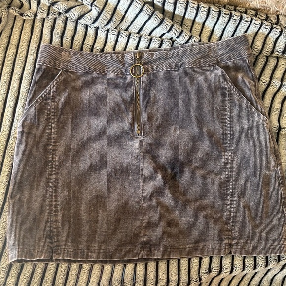 Love Is All Grey Corduroy O-Ring Zip-Front Miniskirt size L-Skirt-NOT WHITE - Picture 3 of 4